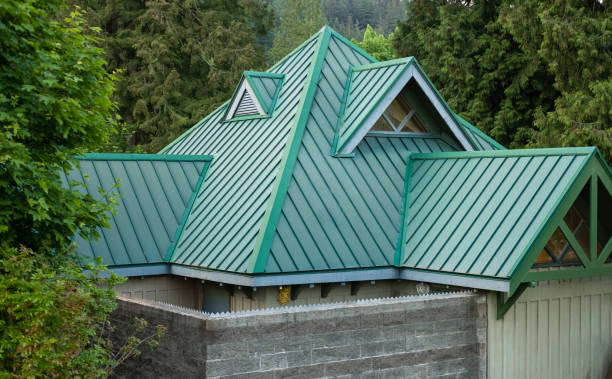 Best Emergency Roof Repair Services  in Okauchee Lake, WI